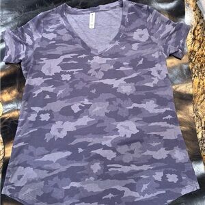 Athleta Heathered breezy Y2K Purple Camo t shirt